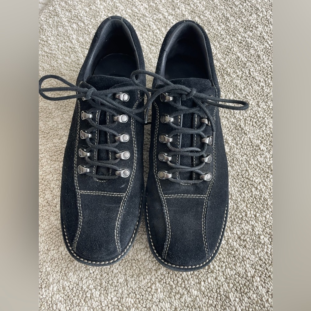 Cole Haan Country. Black suede and leather hiking short boots. Waterproof. 9 1/2 - Picture 3 of 8